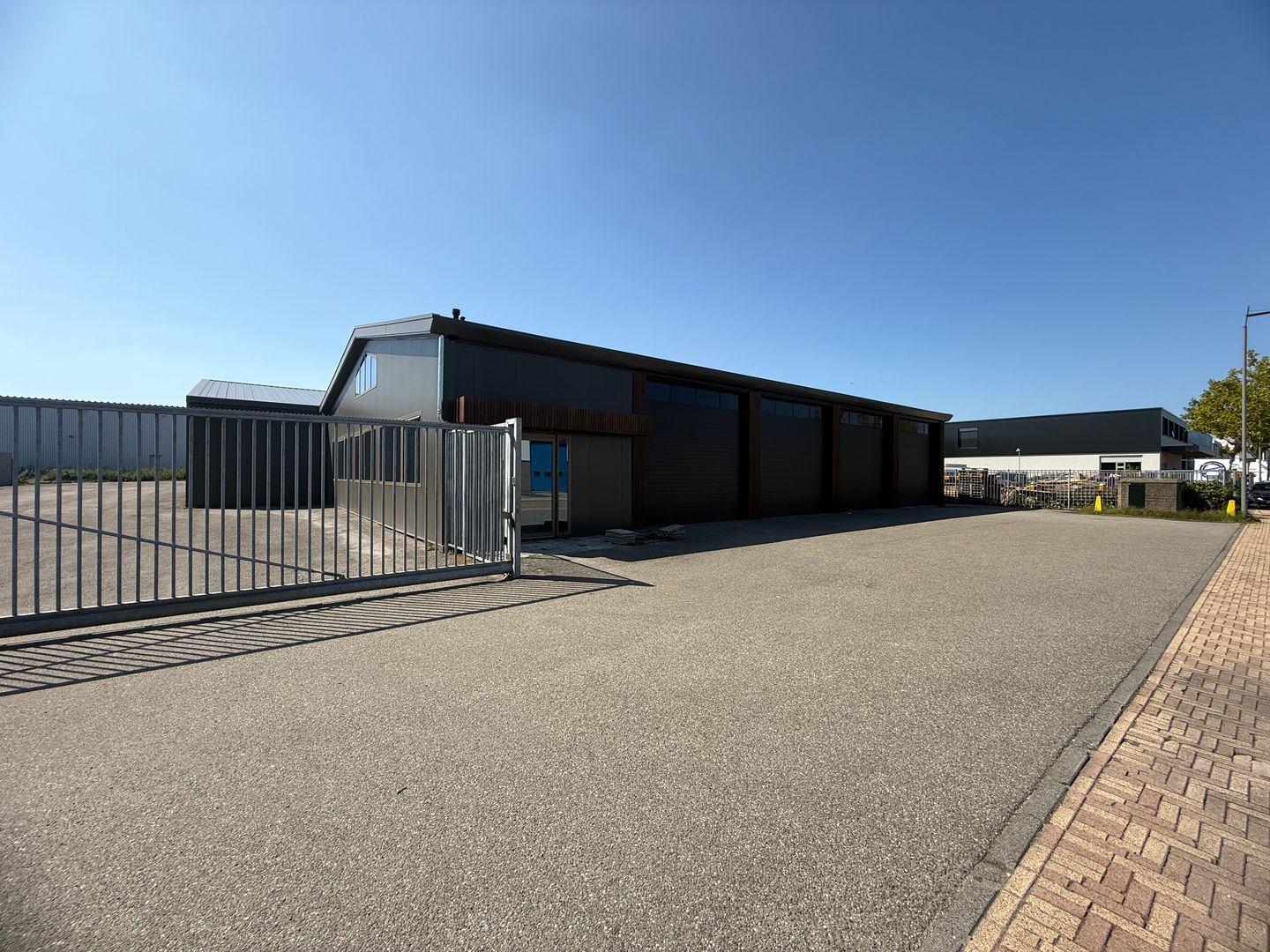 View photo 2 of Industrieweg 27