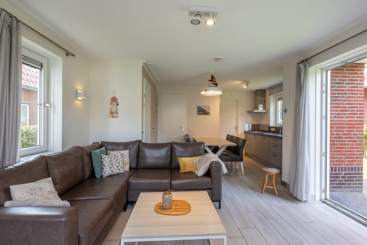 Photo 9 of John O. Forfarstraat 41