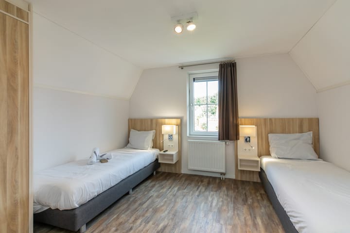 Photo 24 of John O. Forfarstraat 41