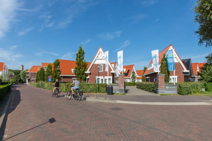 Photo 46 of John O. Forfarstraat 41