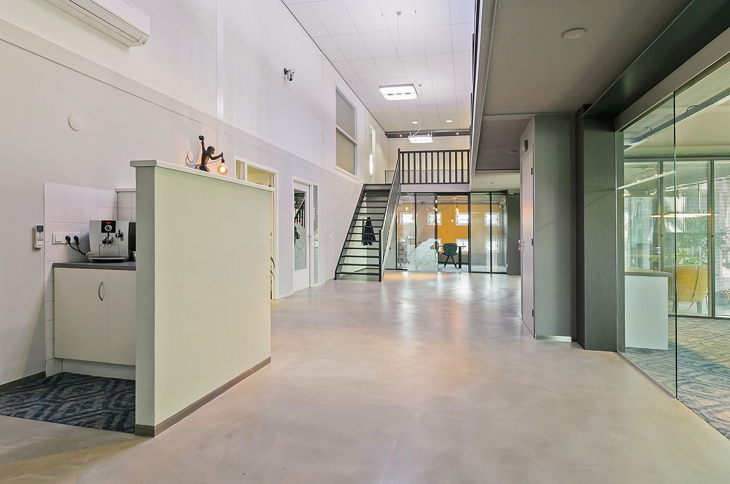 Bekijk foto 3 van Rooseindsestraat 56