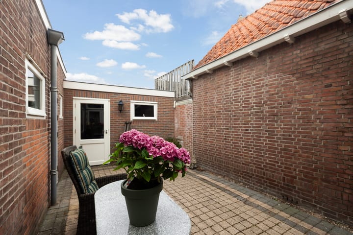 Photo 16 of Piet Heinstraat 27