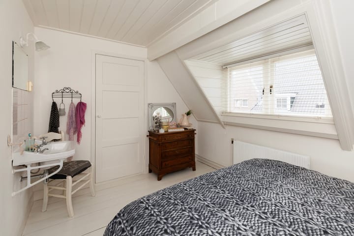 Photo 20 of Piet Heinstraat 27