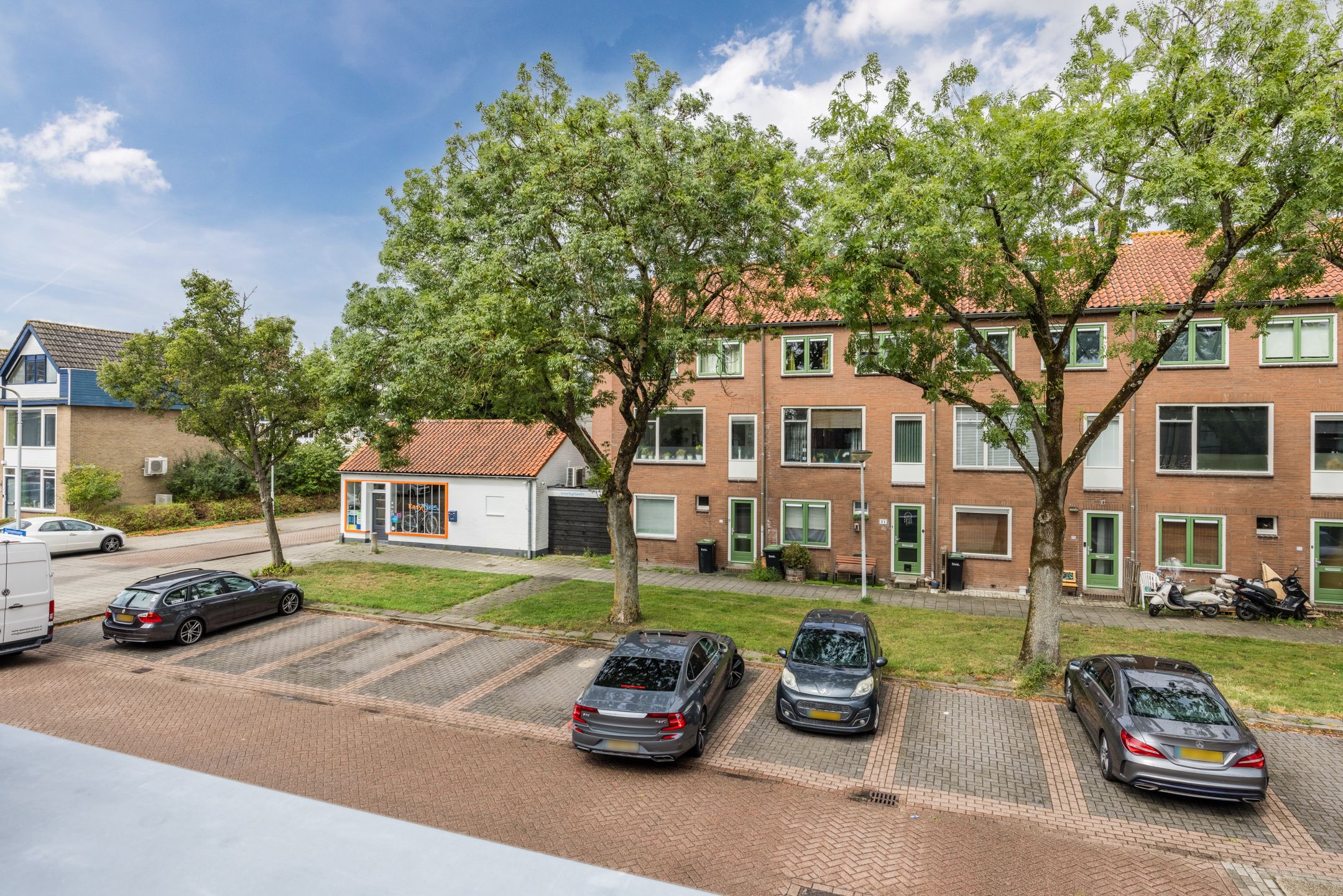 Photo 24 of Zonnebloemstraat 46