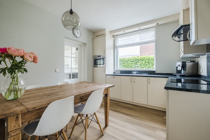 Foto 5 van Azaleastraat 24