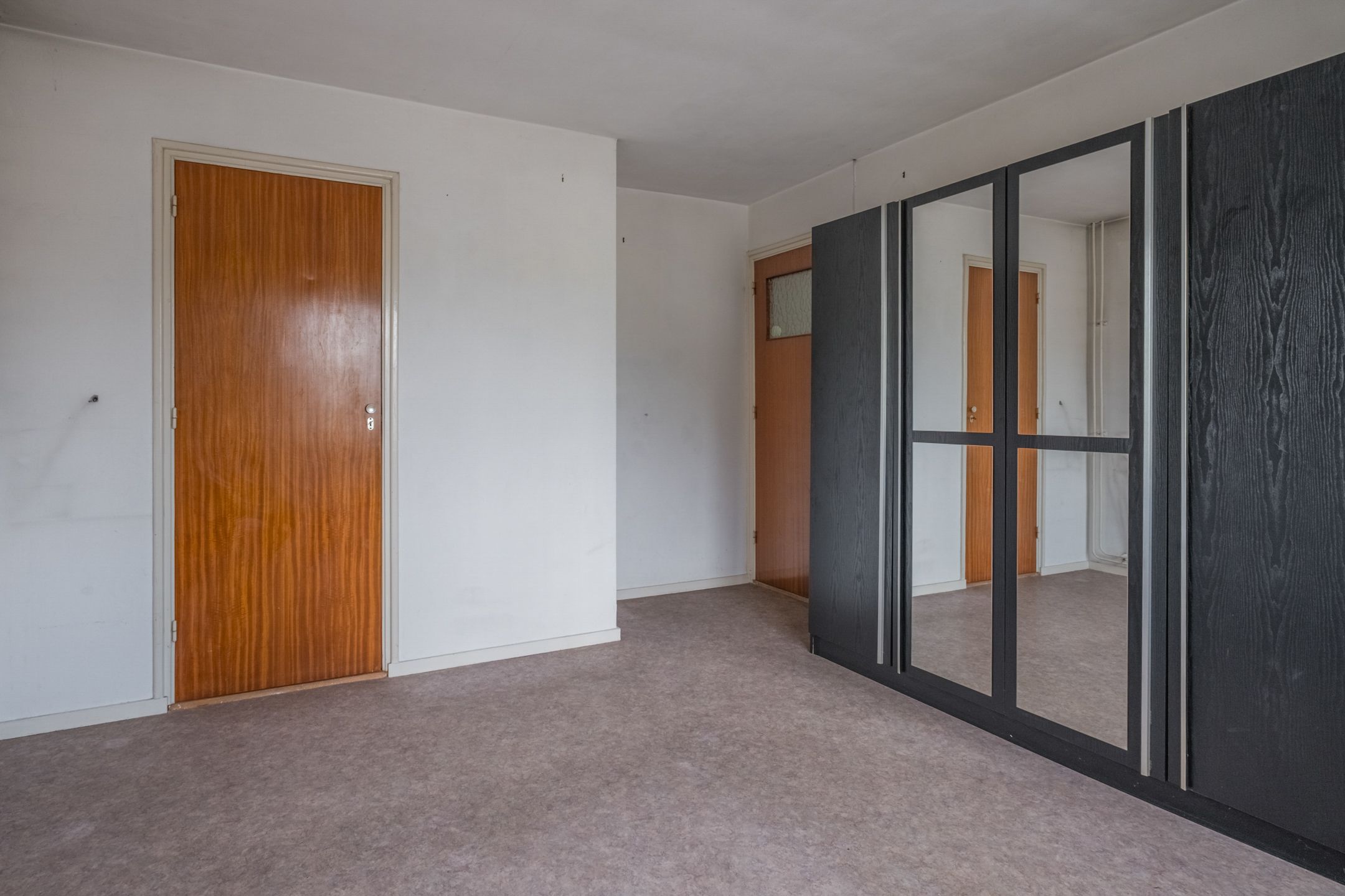 Photo 15 of Ginderover 57