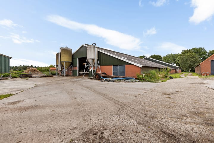 Photo 28 of J. Buiskoolweg 16