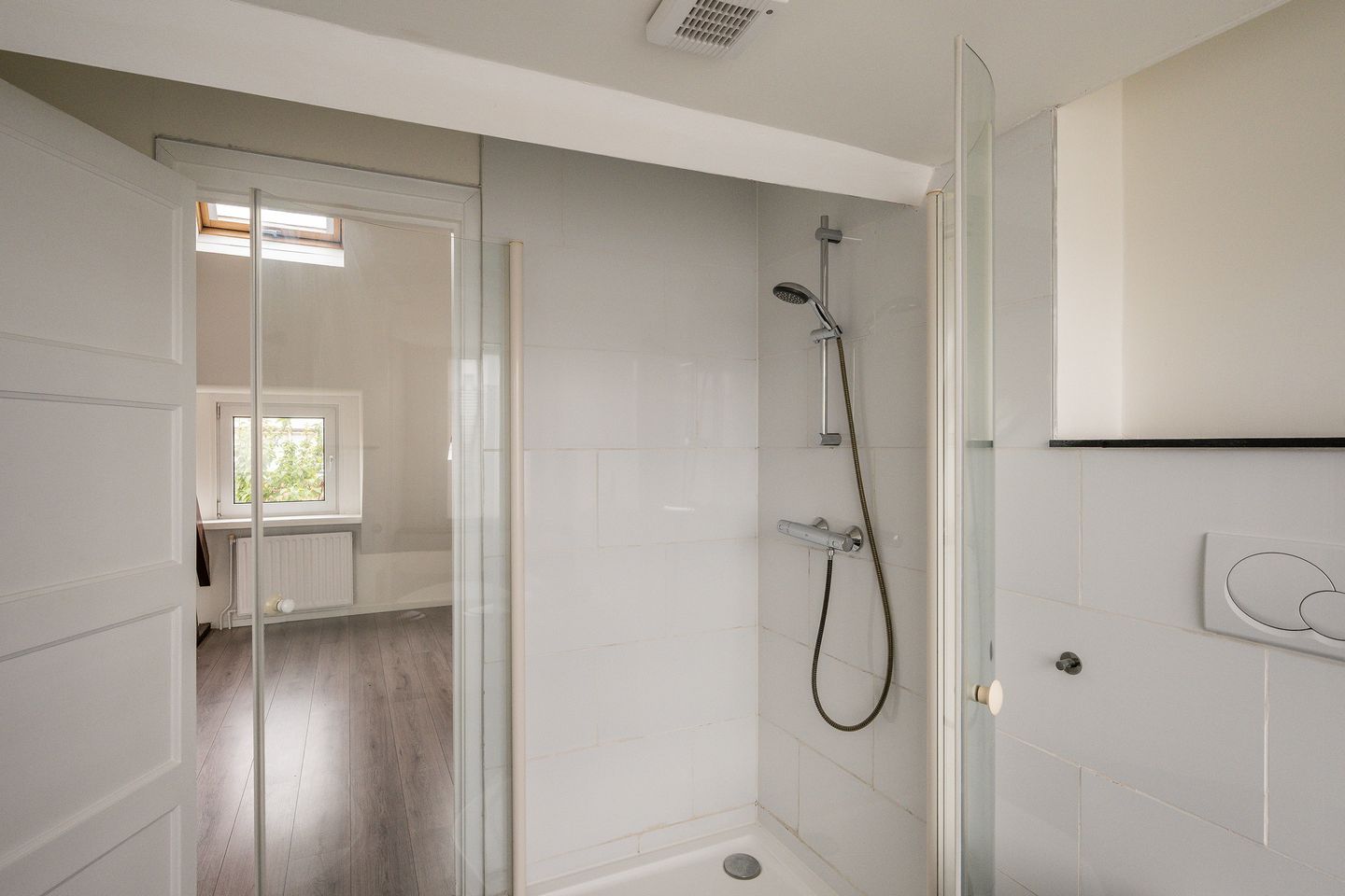 Foto 20 van Da Costastraat 33-A