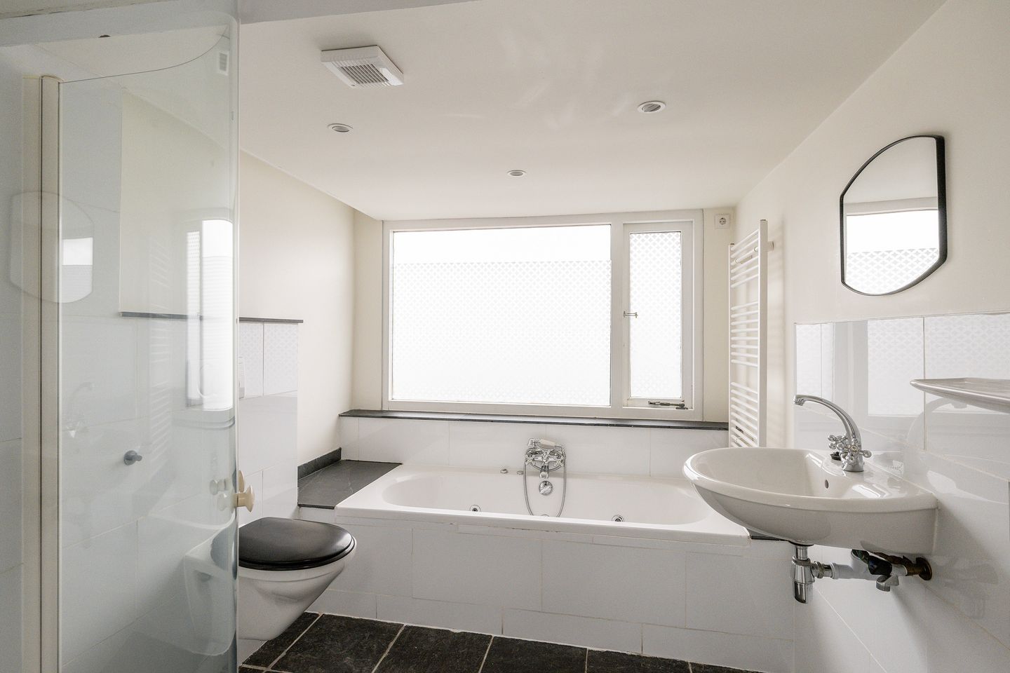 Foto 19 van Da Costastraat 33-A