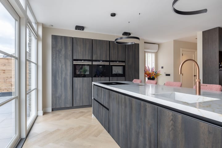 Photo 11 of Taxusstraat 16