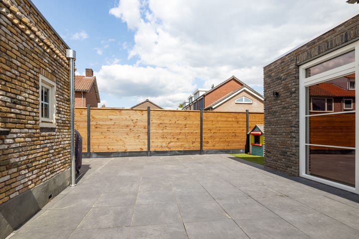 Photo 27 of Taxusstraat 16