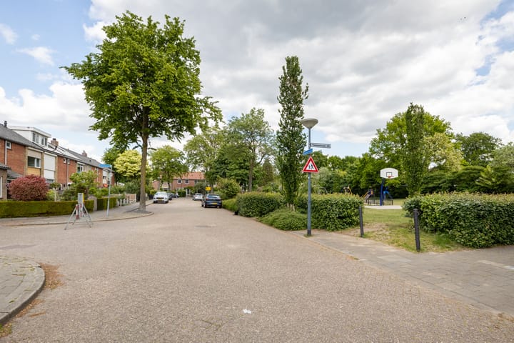 Photo 32 of Taxusstraat 16