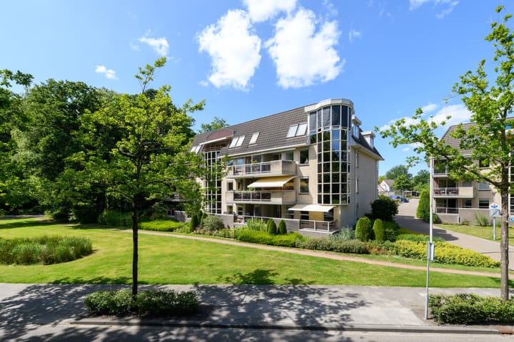 Photo 2 of Bellevue 5