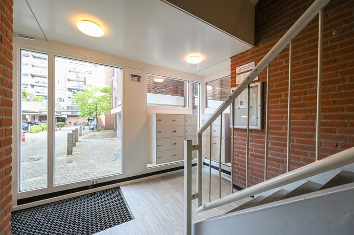 Foto 6 van Marshallplein 65