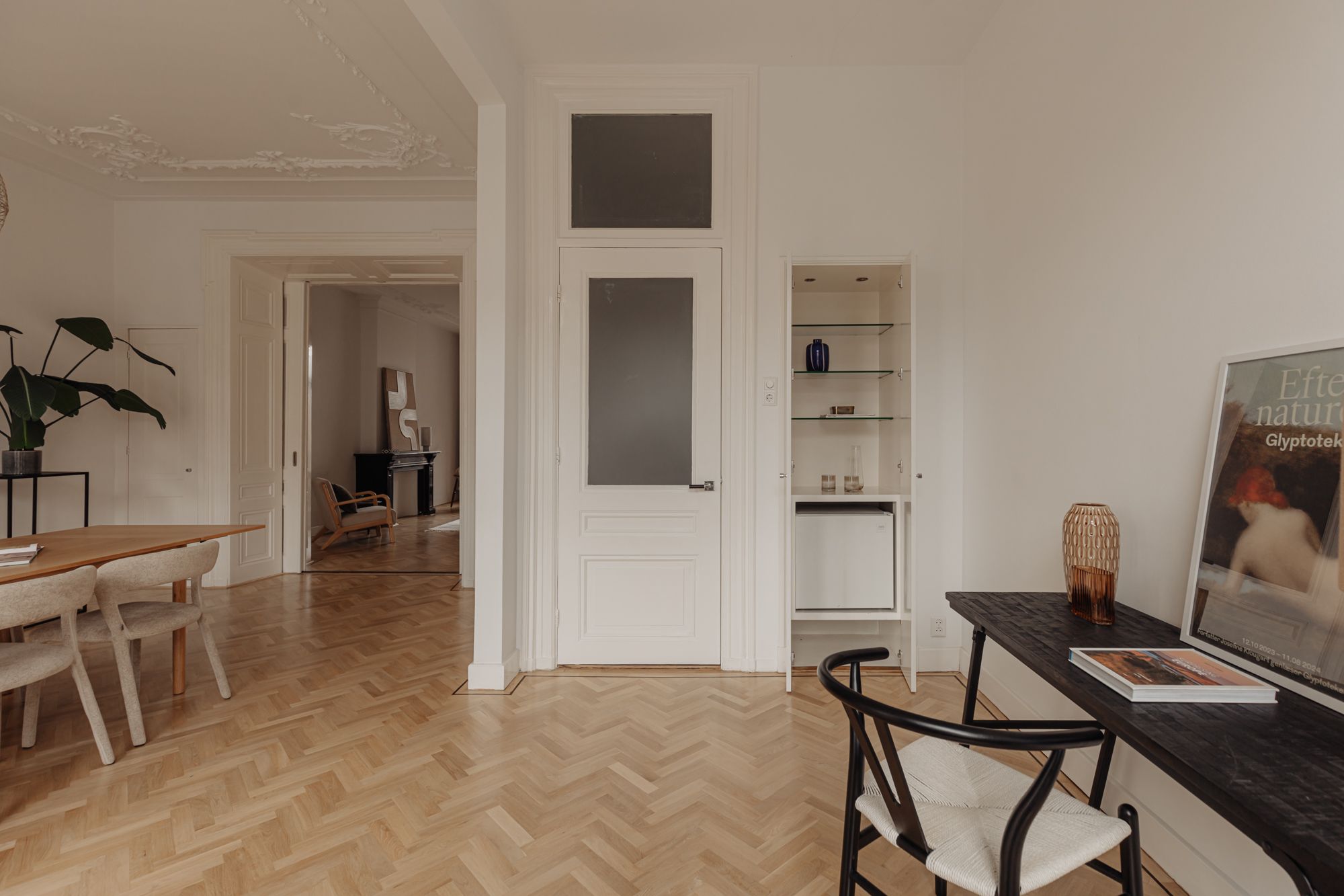 Photo 6 of Van Baerlestraat 142-2