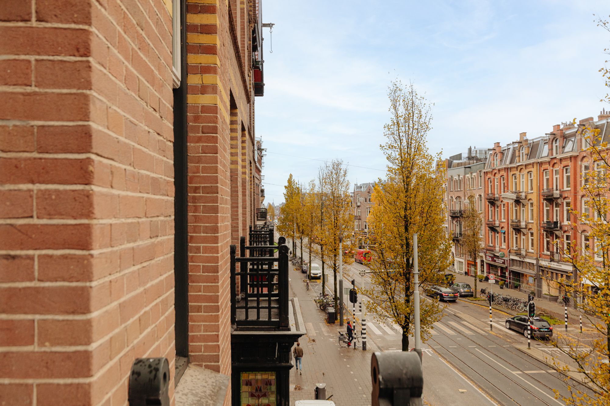 Photo 9 of Van Baerlestraat 142-2