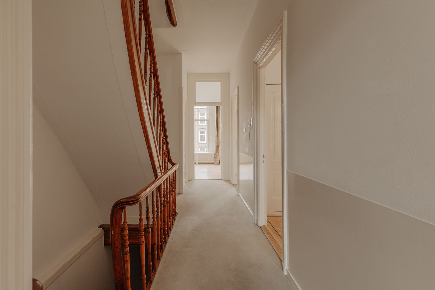 Photo 19 of Van Baerlestraat 142-2