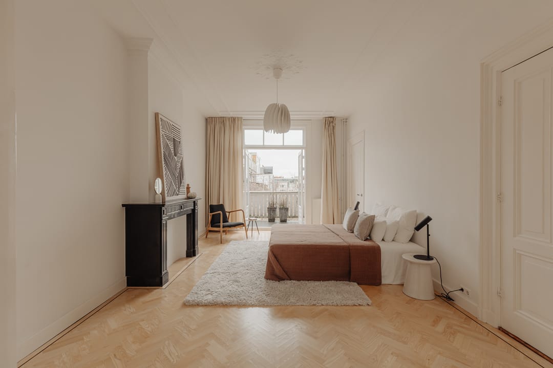 Photo 26 of Van Baerlestraat 142-2