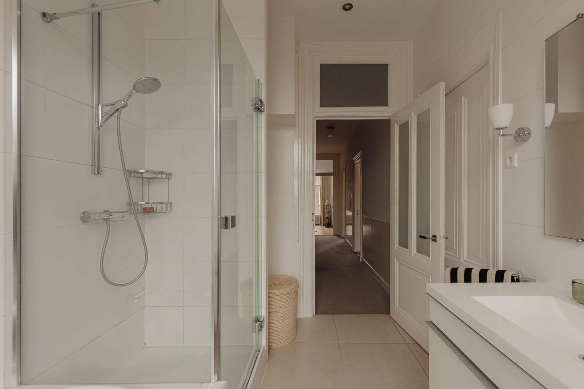 Photo 33 of Van Baerlestraat 142-2