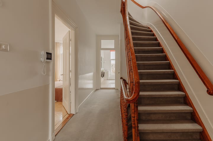 Foto 35 van Van Baerlestraat 142-2