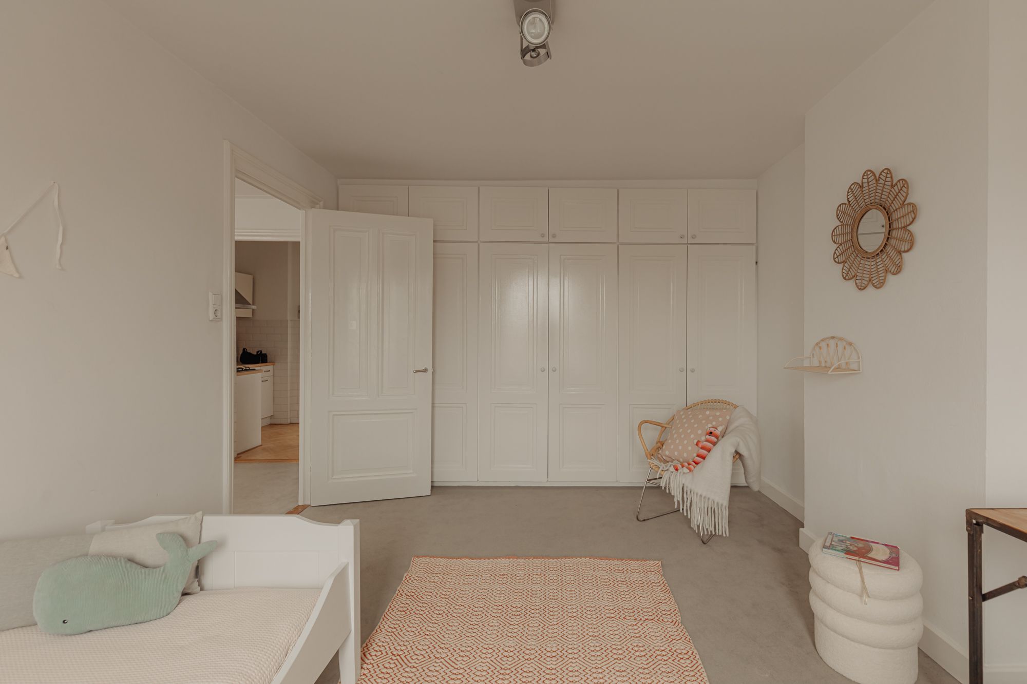 Photo 39 of Van Baerlestraat 142-2