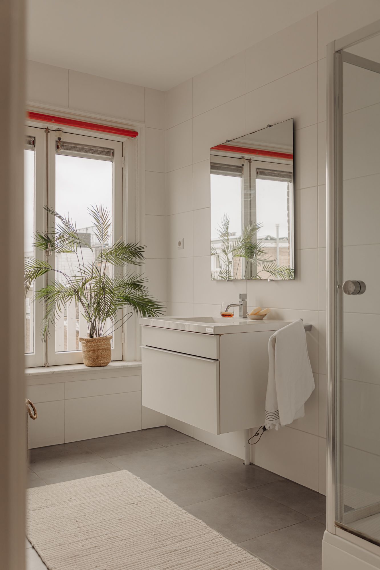 Photo 40 of Van Baerlestraat 142-2