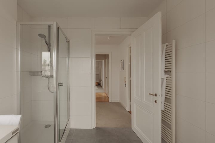 Foto 42 van Van Baerlestraat 142-2