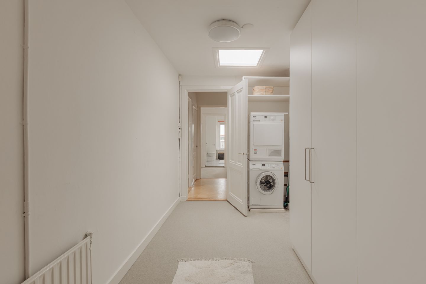 Photo 50 of Van Baerlestraat 142-2