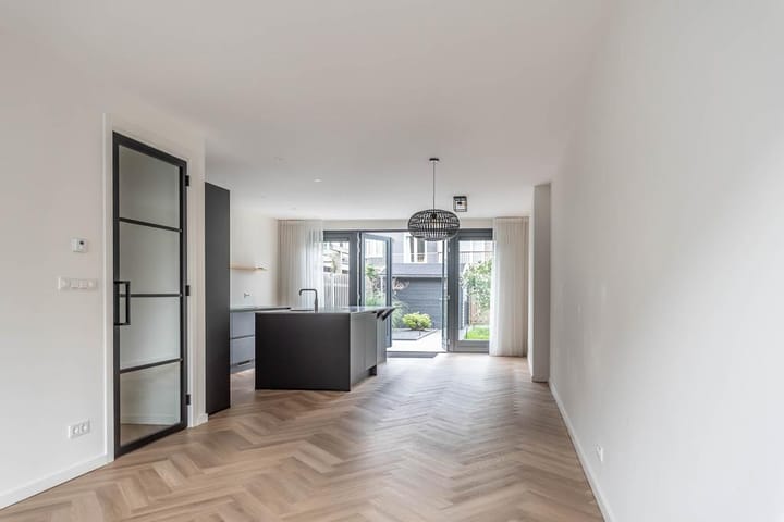 Photo 4 of Trompstraat 95