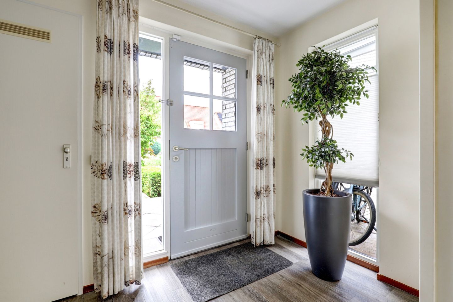 Photo 5 of Theod. Pubbenstraat 9