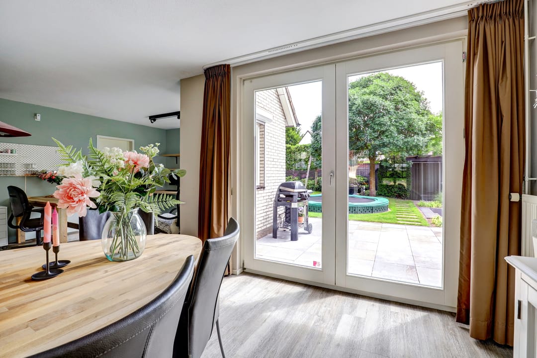 Photo 13 of Theod. Pubbenstraat 9