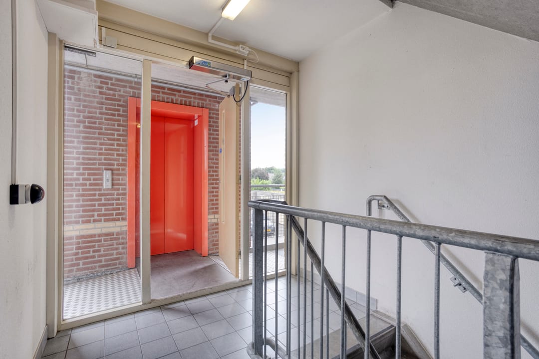 Photo 22 of Spoorstraat 5-F