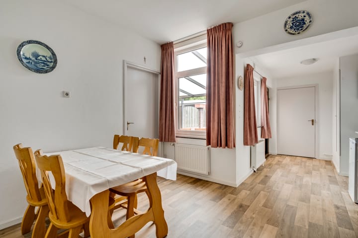 Photo 8 of Schoolstraat 9