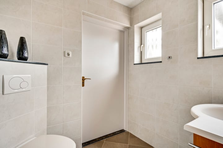 Photo 16 of Schoolstraat 9