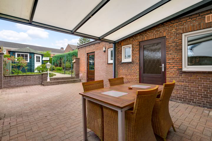 Photo 19 of Schoolstraat 9