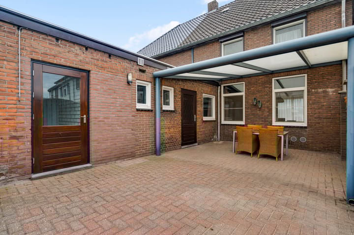 Photo 21 of Schoolstraat 9