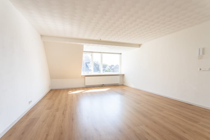 Photo 2 of Julianastraat 9-A