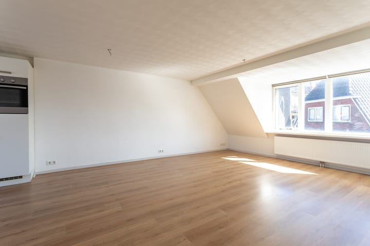 Photo 4 of Julianastraat 9-A