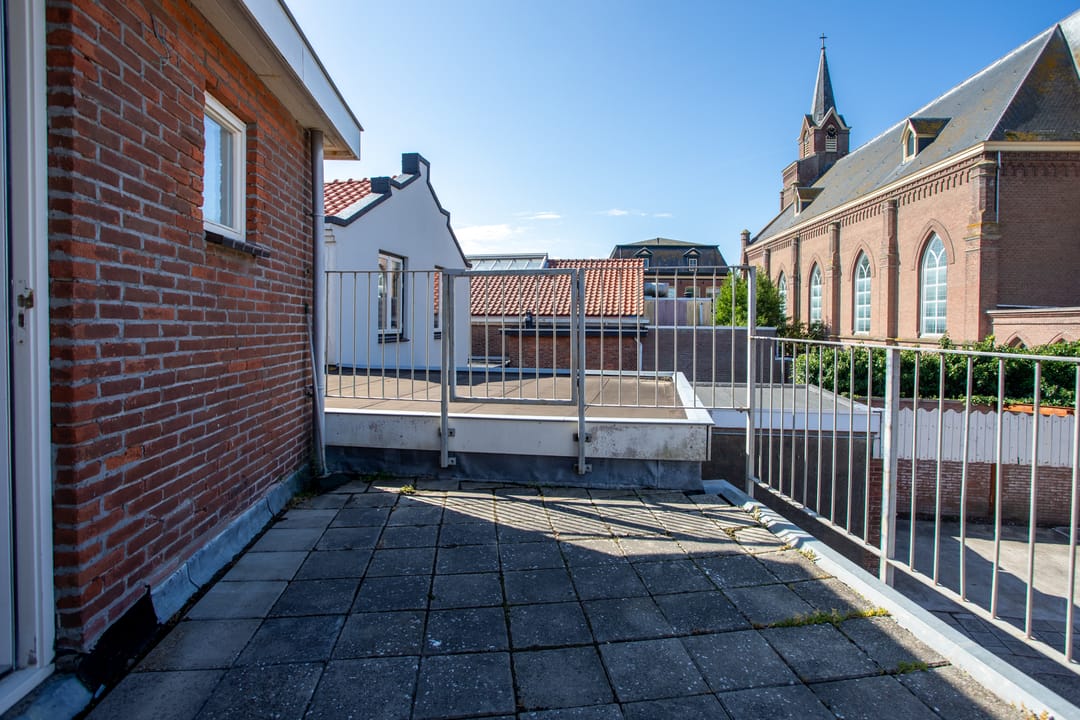 Photo 17 of Julianastraat 9-A