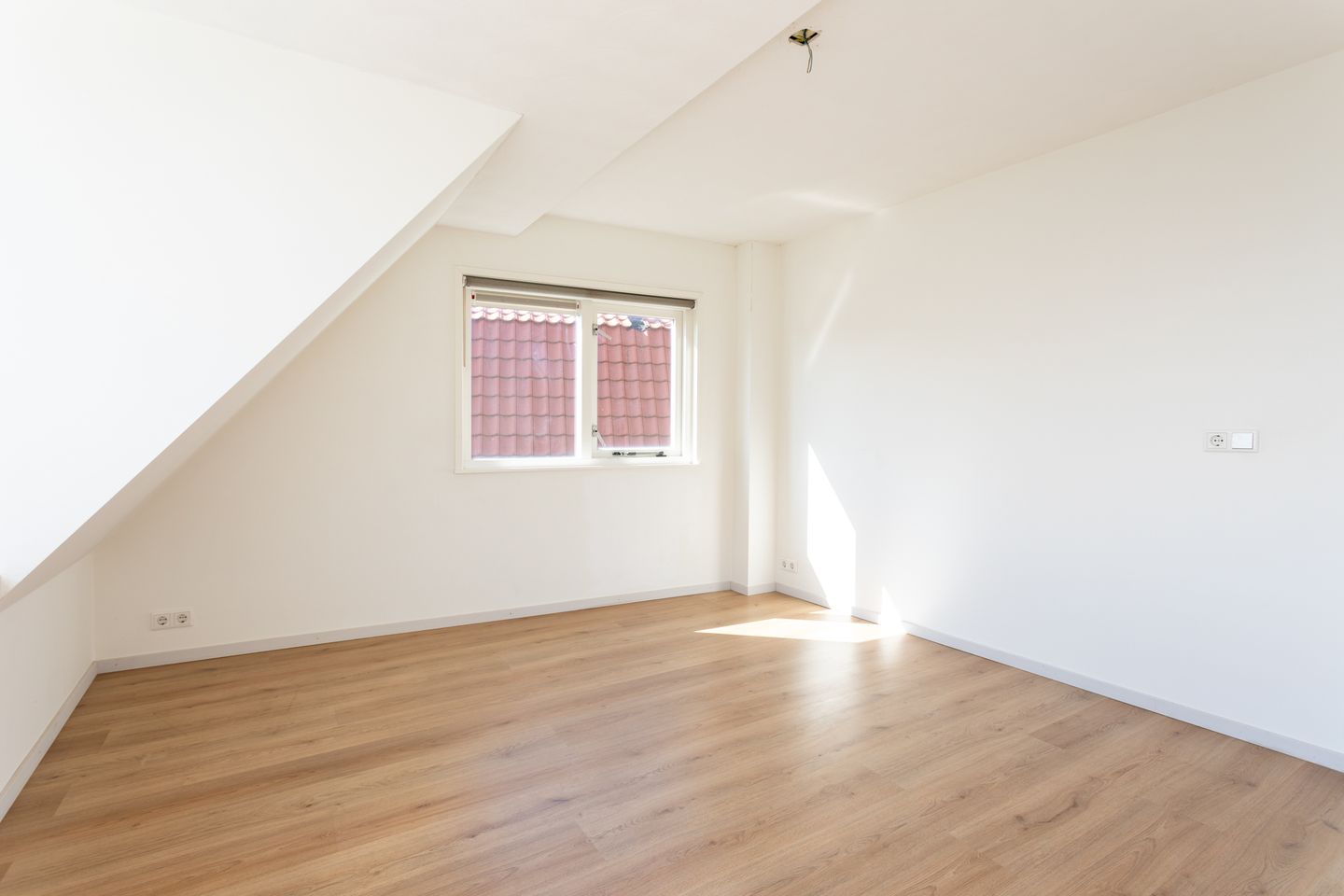 Photo 19 of Julianastraat 9-A