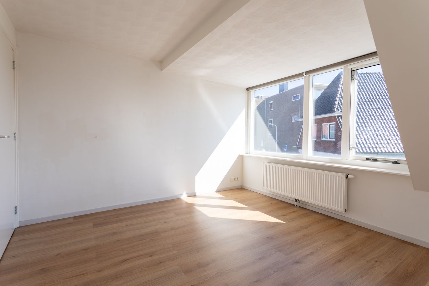 Photo 20 of Julianastraat 9-A