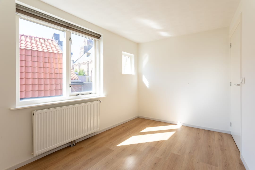 Photo 22 of Julianastraat 9-A