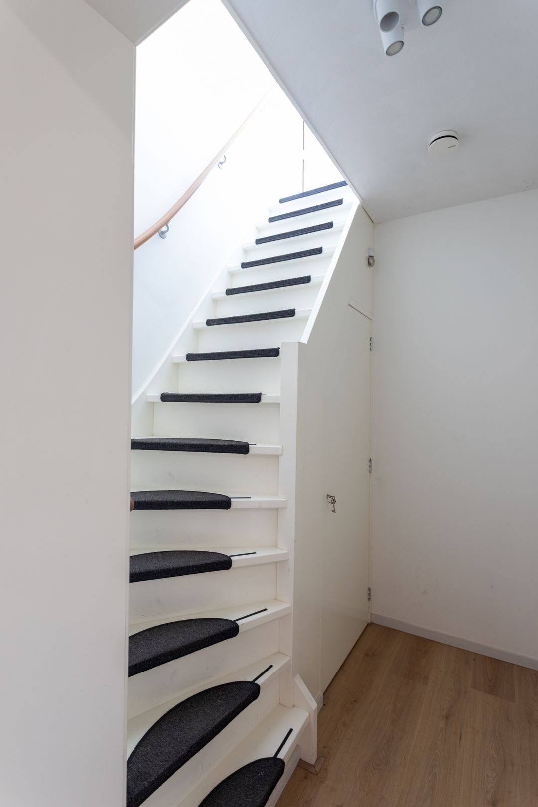 Photo 28 of Julianastraat 9-A