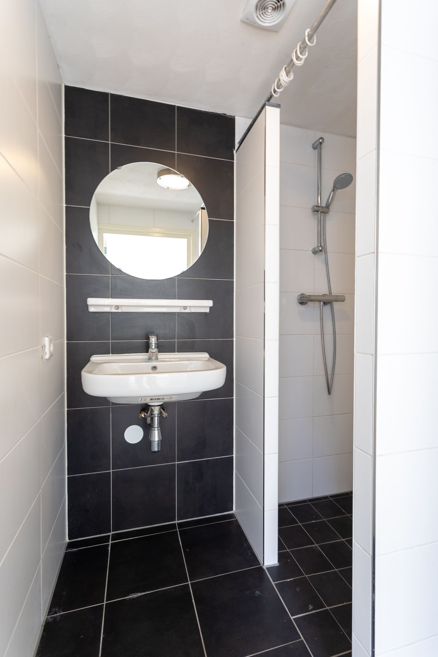 Photo 29 of Julianastraat 9-A