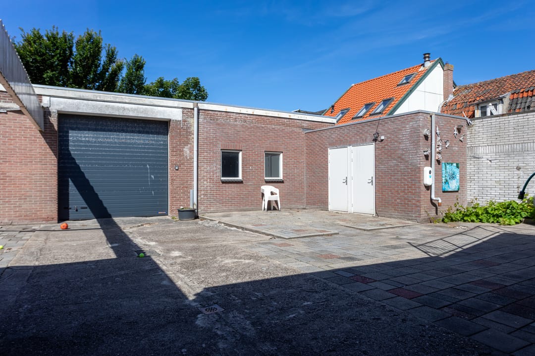 Photo 32 of Julianastraat 9-A