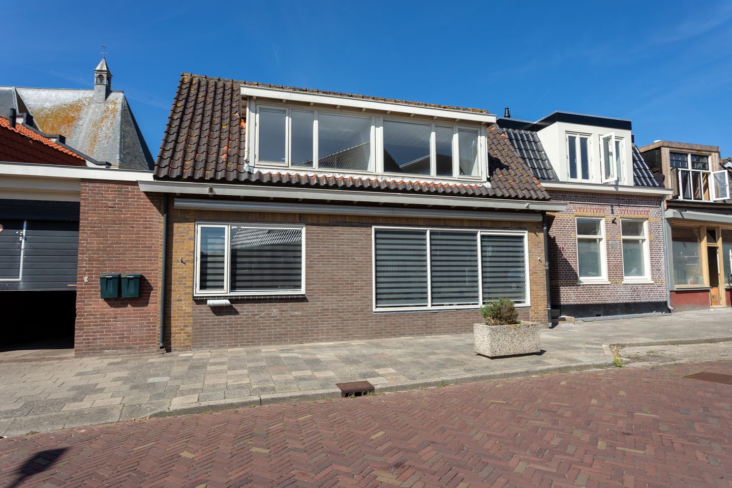 Photo 34 of Julianastraat 9-A