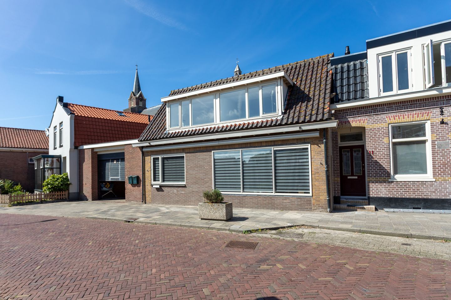 Photo 35 of Julianastraat 9-A