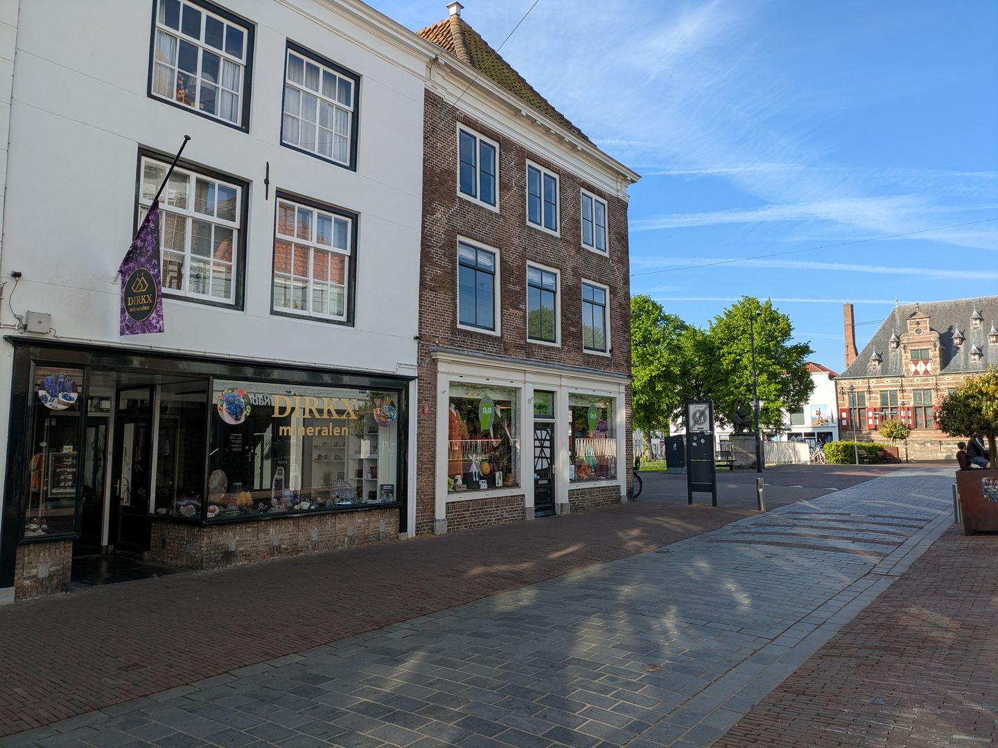 View photo 4 of Langeviele 81