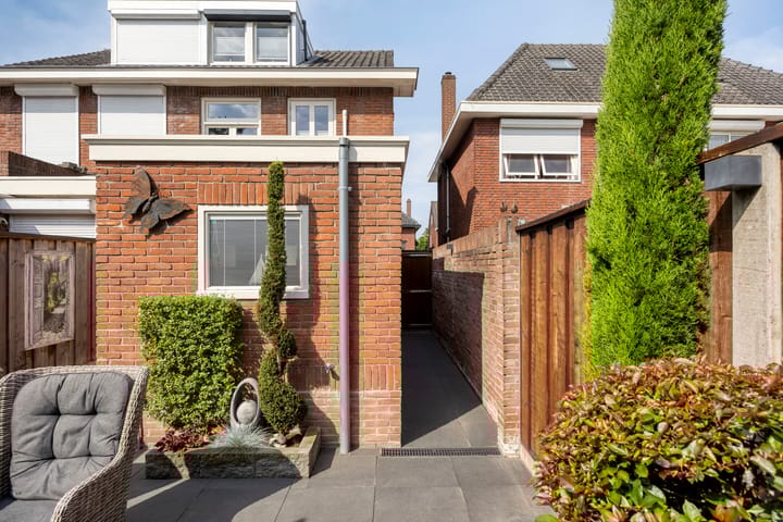 Foto 30 van Dahliastraat 48