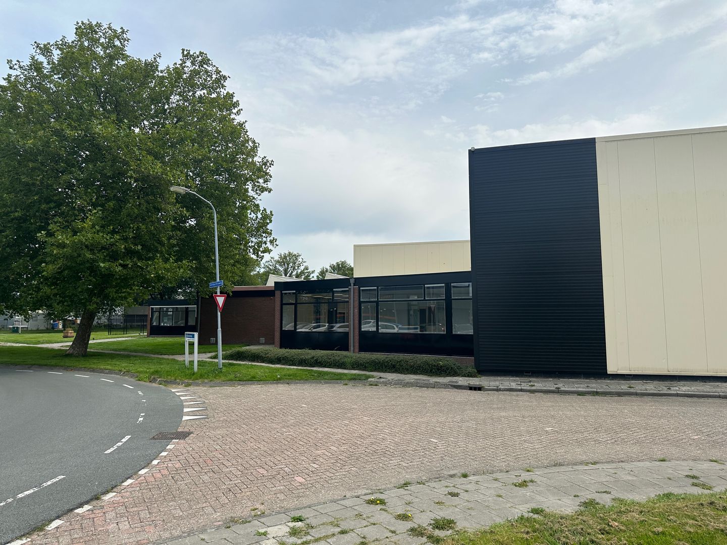 View photo 5 of Ambachtsweg 1